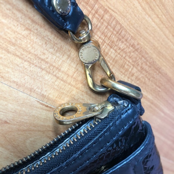 Marc by Marc Jacobs Turnlock Python Shine PercyBag - Picture 11 of 16